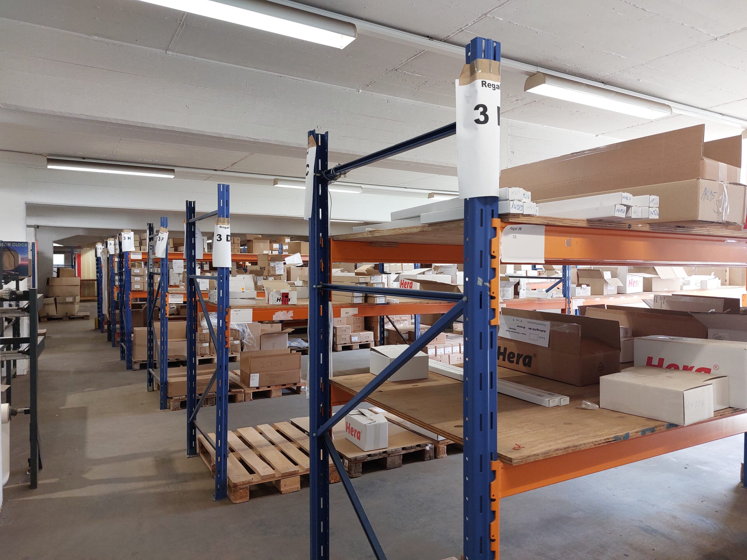 Lagerregale – Bild 1